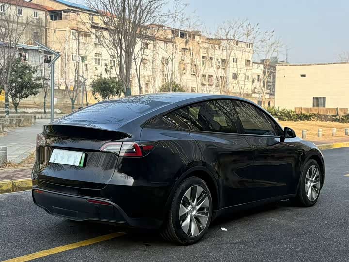 Фото 8 - Tesla Model Y