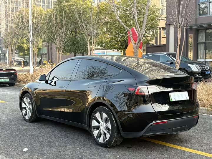 Фото 9 - Tesla Model Y