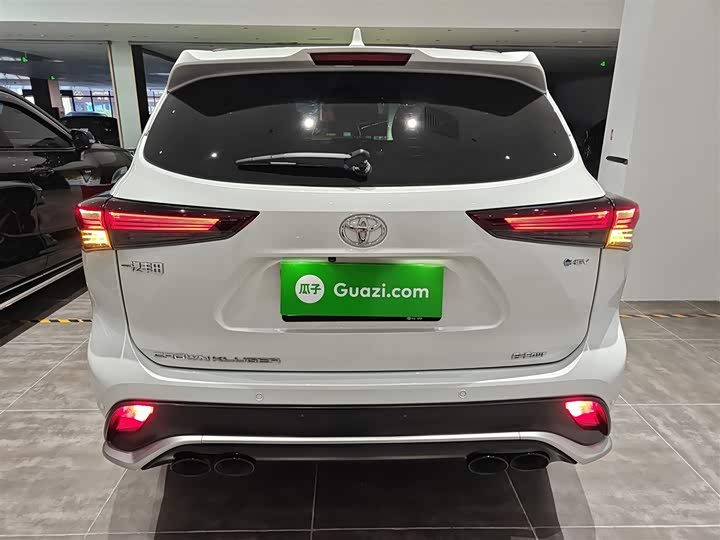 Фото 6 - Toyota Crown Kluger