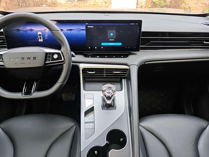 Фото 6 - Roewe RX5