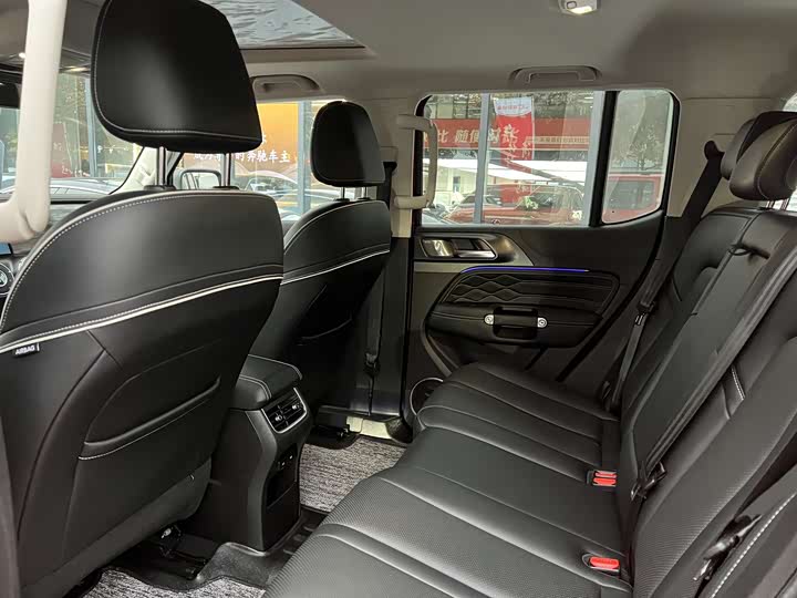 Фото 3 - Tank 300