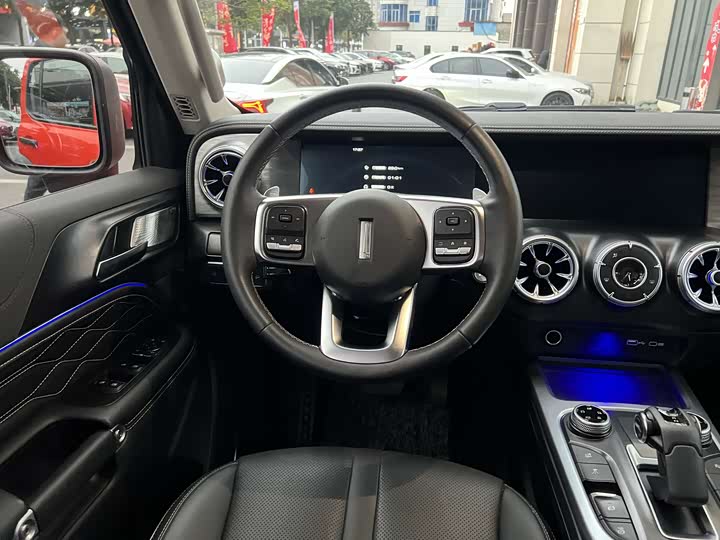 Фото 4 - Tank 300