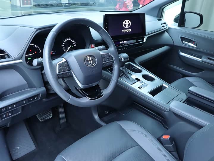 Фото 6 - Toyota Sienna