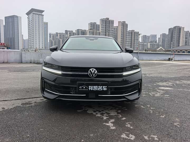 Фото 2 - Volkswagen Magotan