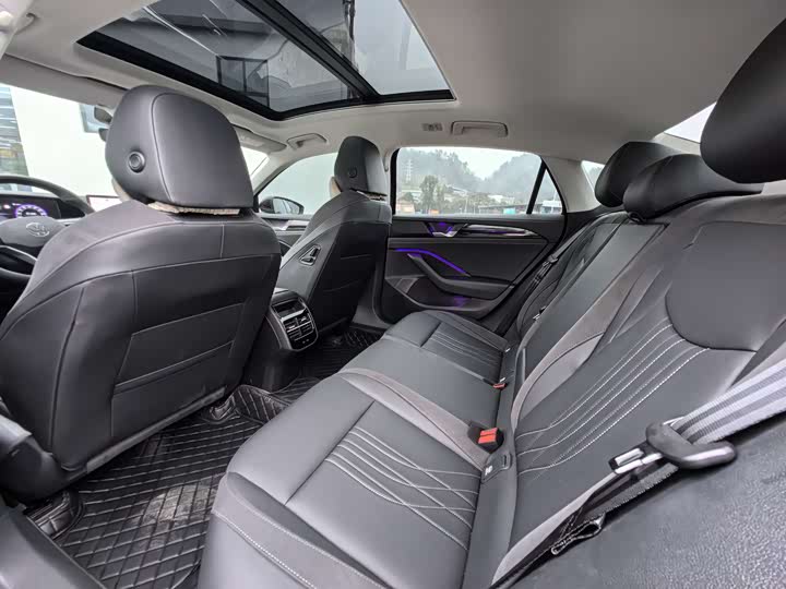 Фото 8 - Volkswagen Magotan