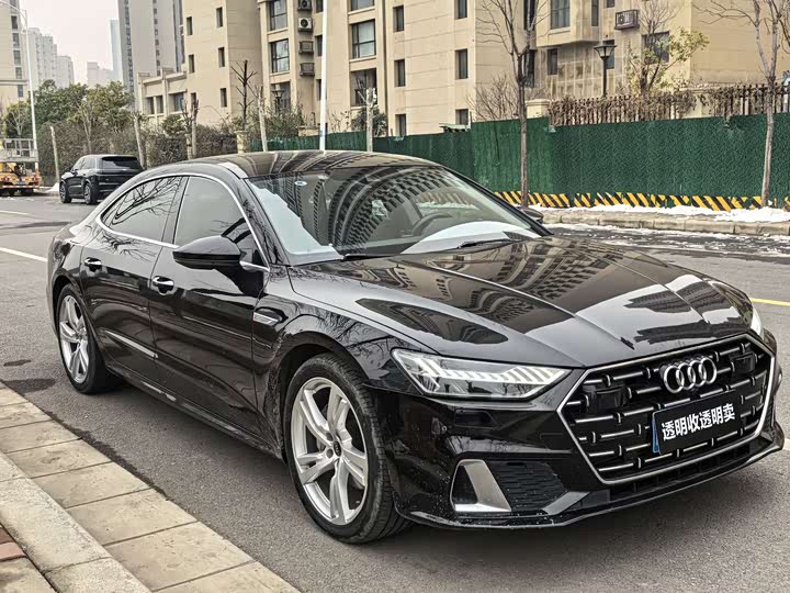 Фото 3 - Audi A7L
