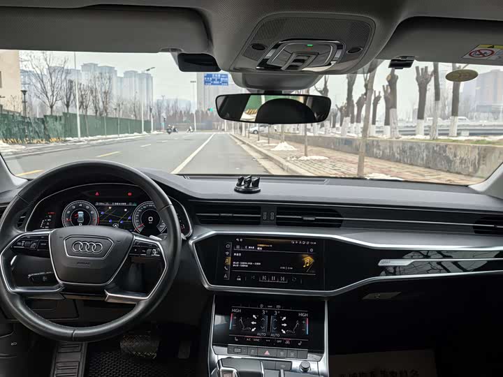 Фото 5 - Audi A7L
