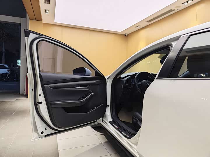 Фото 7 - Mazda 3 (Axela)