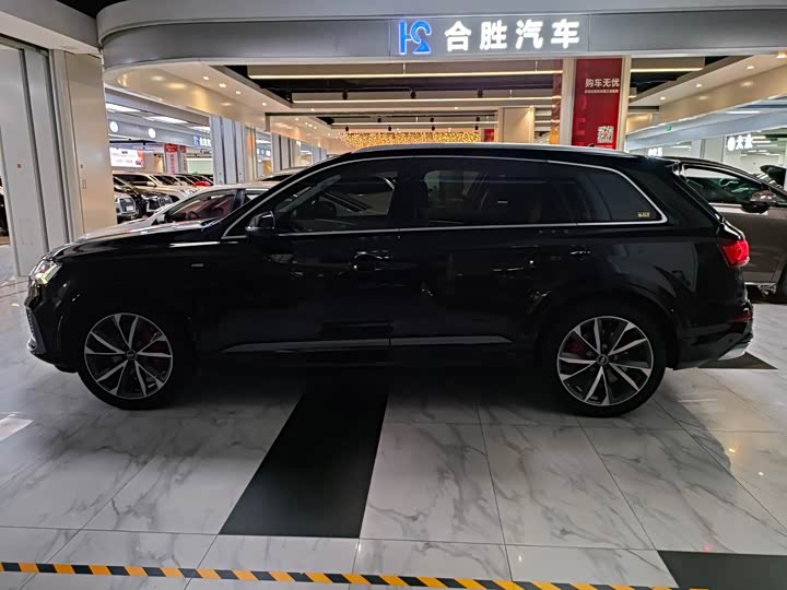 Фото 5 - Audi Q7