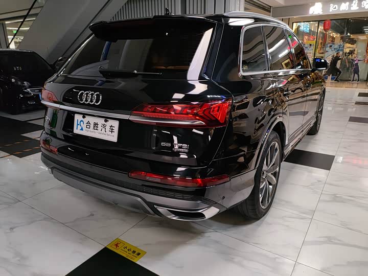 Фото 7 - Audi Q7