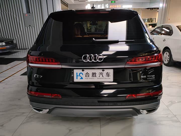 Фото 8 - Audi Q7