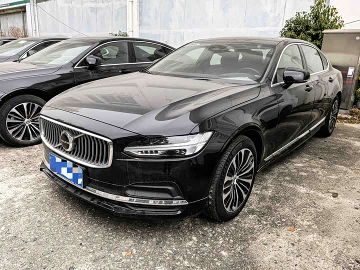 Фото 1 - Volvo S90