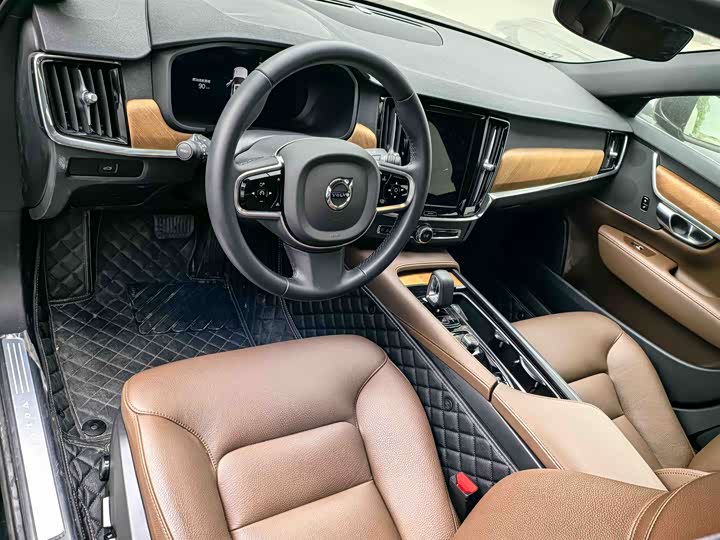 Фото 2 - Volvo S90
