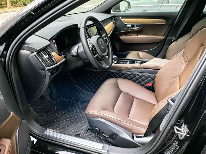 Фото 3 - Volvo S90