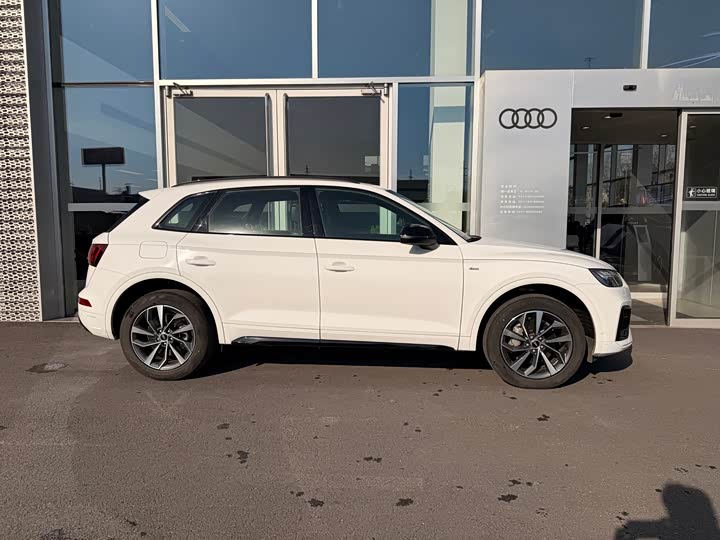 Фото 3 - Audi Q5L