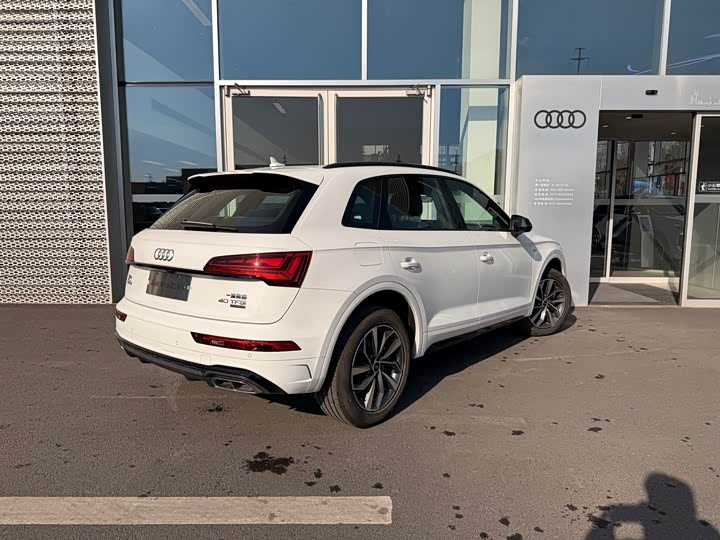 Фото 4 - Audi Q5L