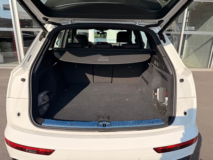 Фото 6 - Audi Q5L