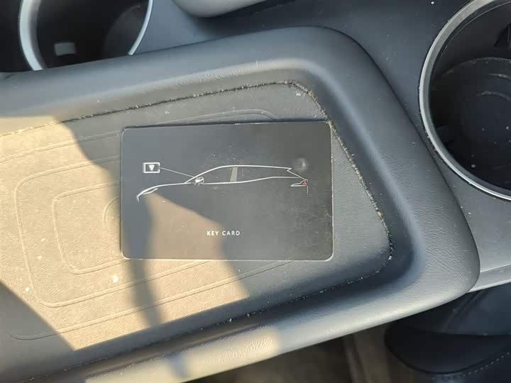 Фото 9 - Changan Deepal SL03