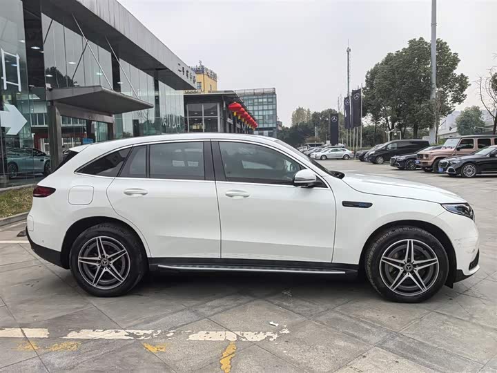 Фото 3 - Mercedes-Benz EQC