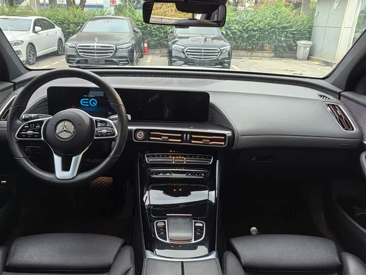 Фото 8 - Mercedes-Benz EQC