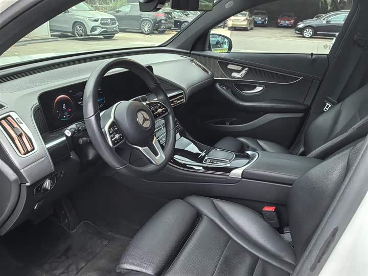 Фото 9 - Mercedes-Benz EQC