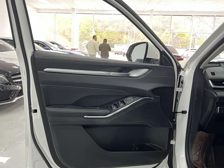 Фото 8 - Haval H6