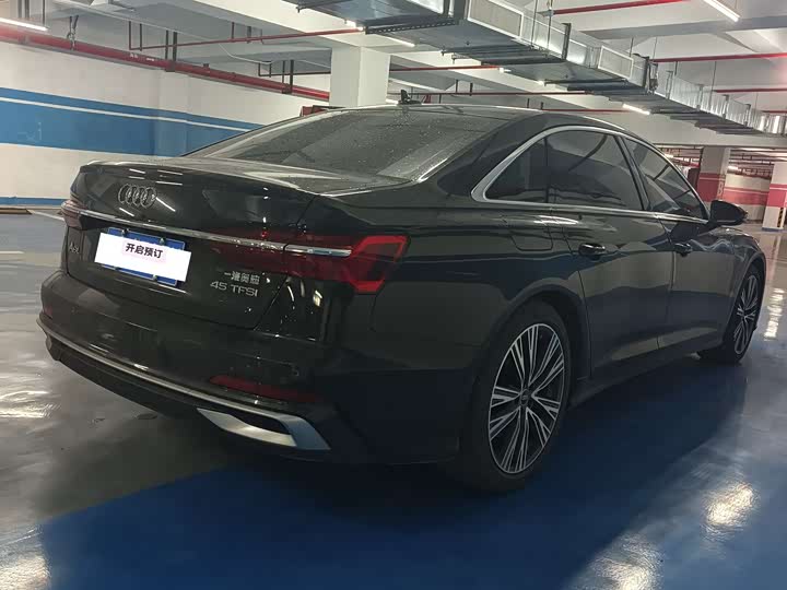 Фото 8 - Audi A6L