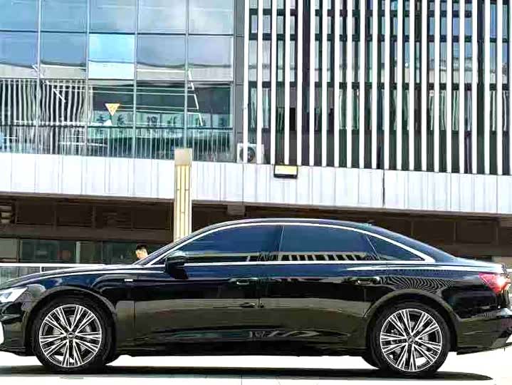 Фото 4 - Audi A6L