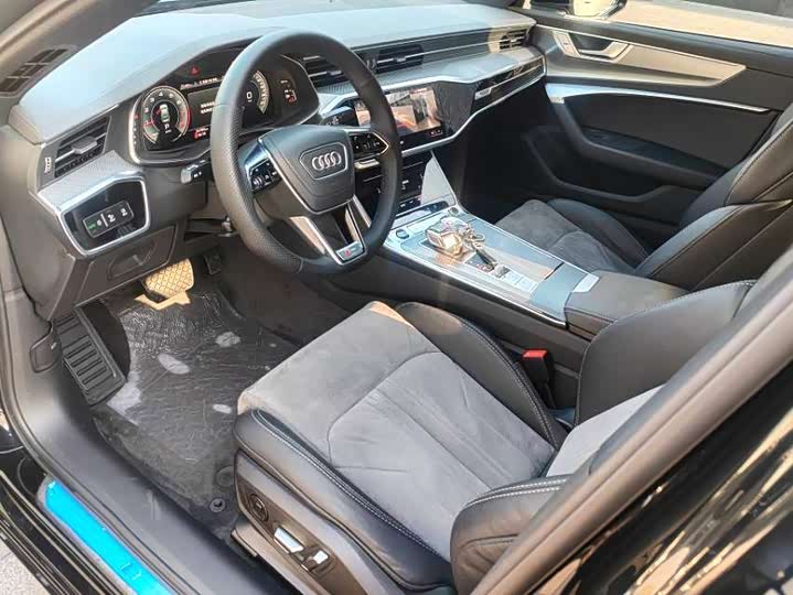 Фото 8 - Audi A6L