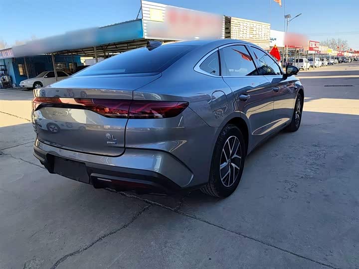 Фото 8 - BYD Qin L