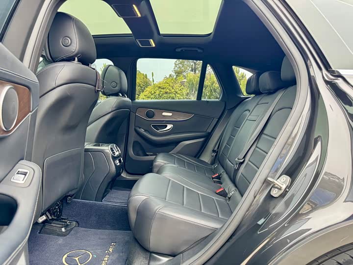 Photo 6 - Mercedes-Benz GLC-Class