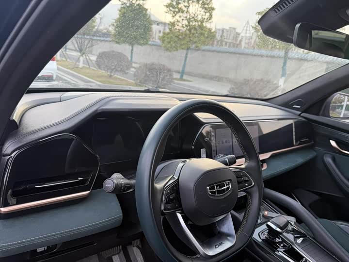 Фото 9 - Geely Monjaro