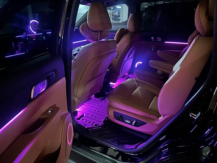 Фото 7 - LiXiang One