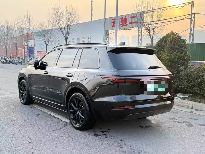 Фото 8 - LiXiang One