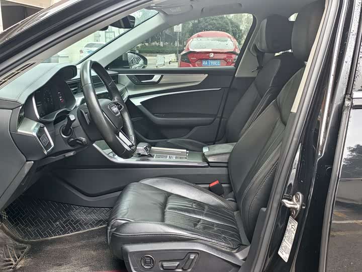 Фото 5 - Audi A6L