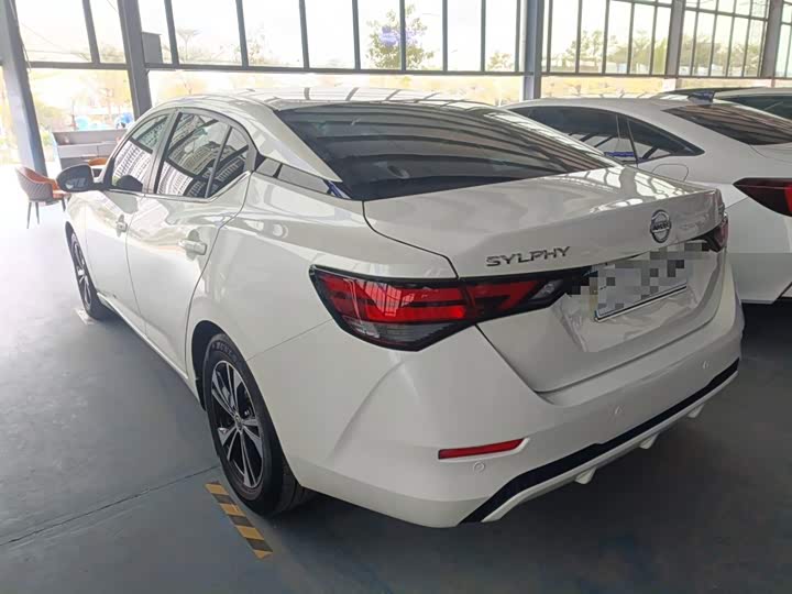 Фото 5 - Nissan Sylphy