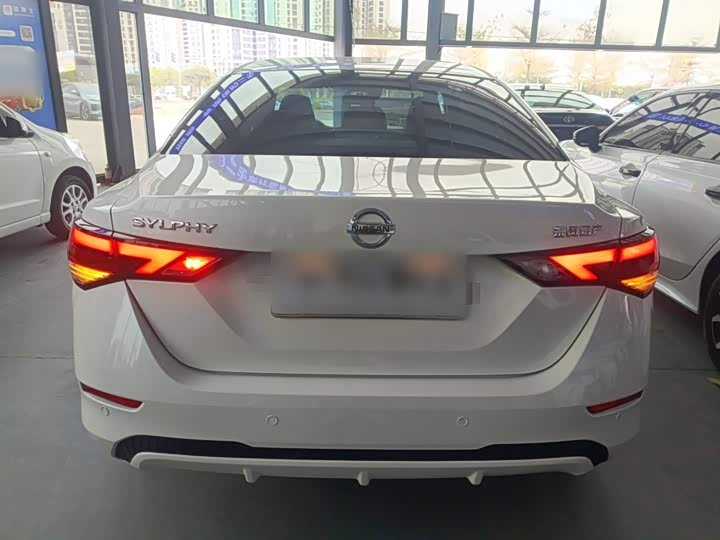 Фото 6 - Nissan Sylphy