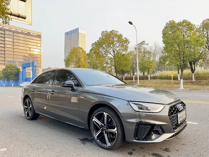 Фото 3 - Audi A4L