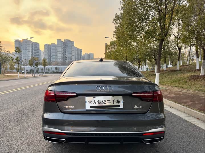 Фото 5 - Audi A4L