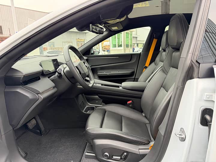 Фото 4 - Polestar 4