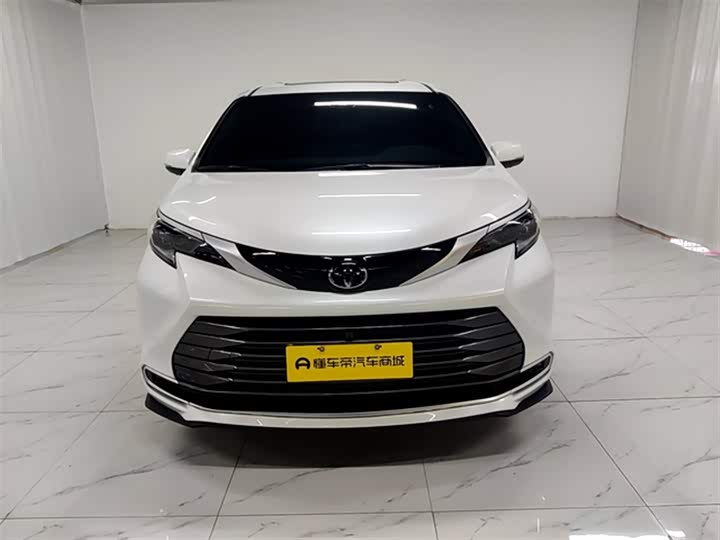 Фото 3 - Toyota Sienna