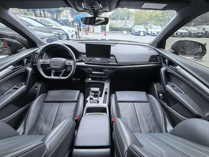 Фото 5 - Audi Q5L