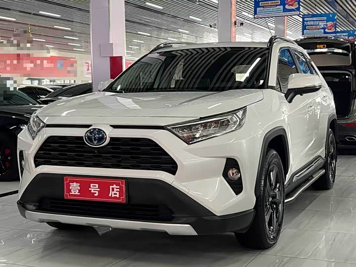 Фото 1 - Toyota RAV4