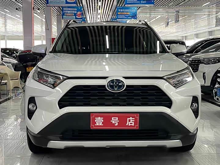 Фото 2 - Toyota RAV4