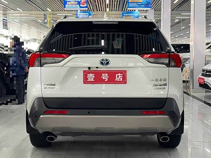 Фото 5 - Toyota RAV4