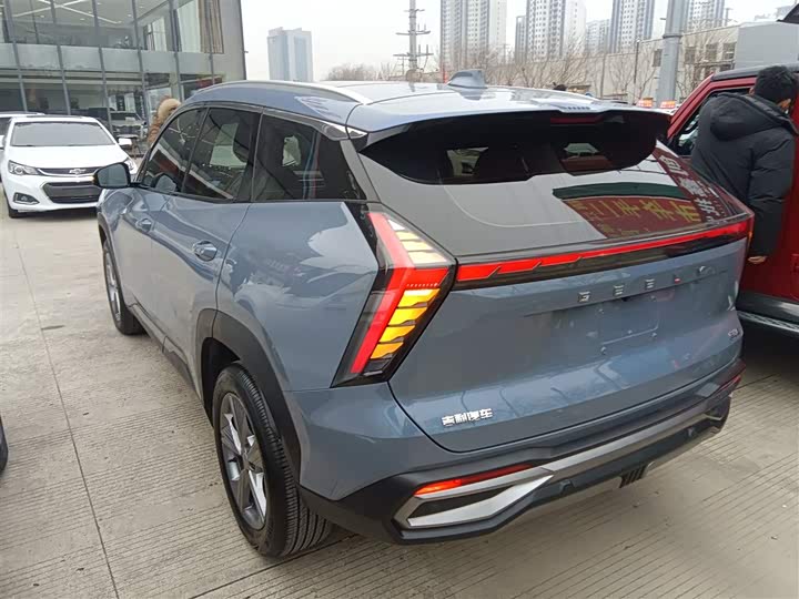 Фото 5 - Geely Atlas L