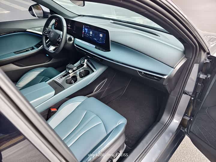 Фото 8 - MG Motor 7