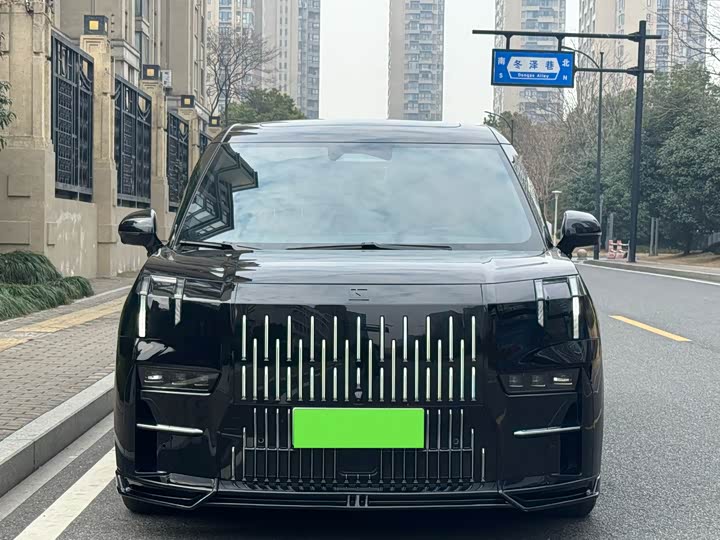 Фото 2 - Zeekr 009