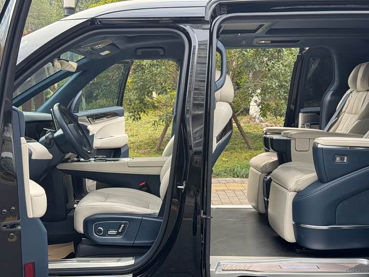 Фото 9 - Zeekr 009