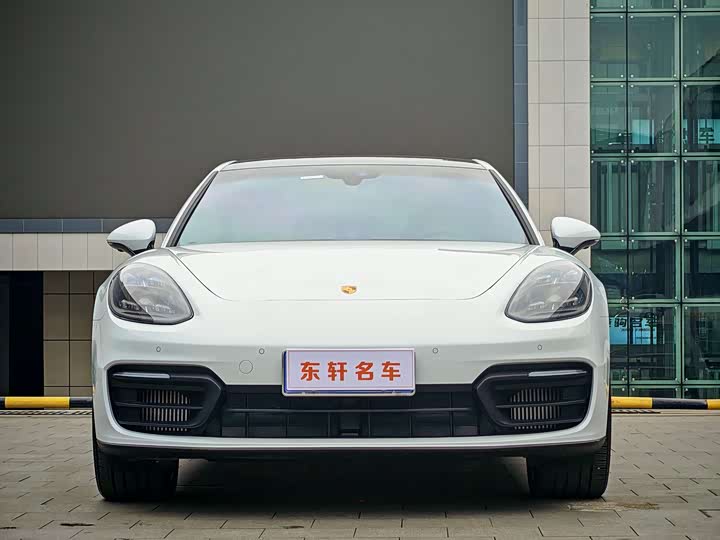 Фото 2 - Porsche Panamera